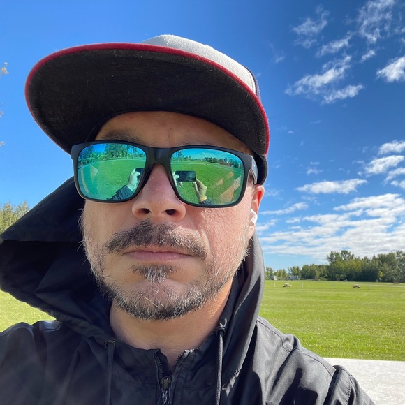 Meet your Posher, Yves - Picture 1 of 1